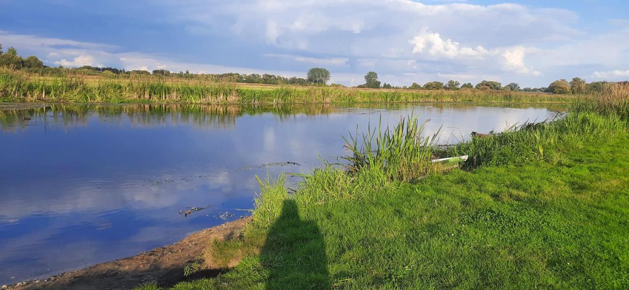 Szalasy Drewniane Nad Rzeka Biebrza Goniądz Extérieur photo